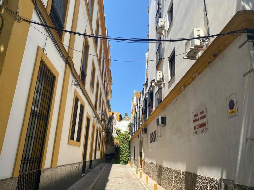 RentalSevilla Moderno y comodo apartamento en Santa Cruz con Parking Exterior foto