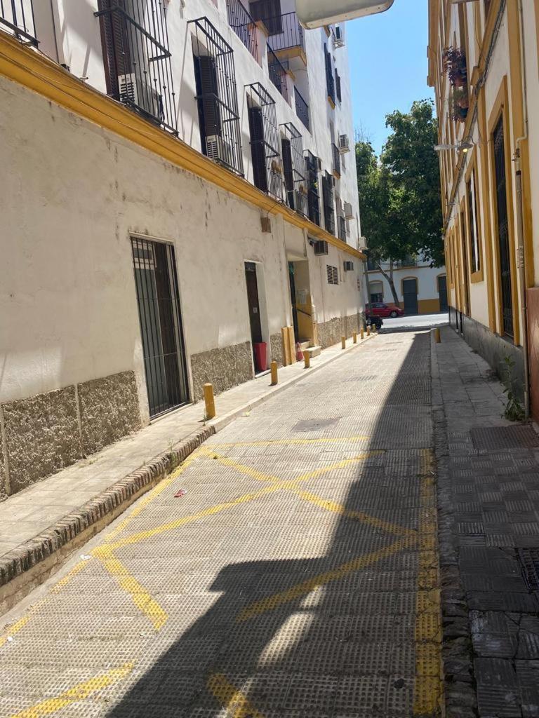 RentalSevilla Moderno y comodo apartamento en Santa Cruz con Parking Exterior foto
