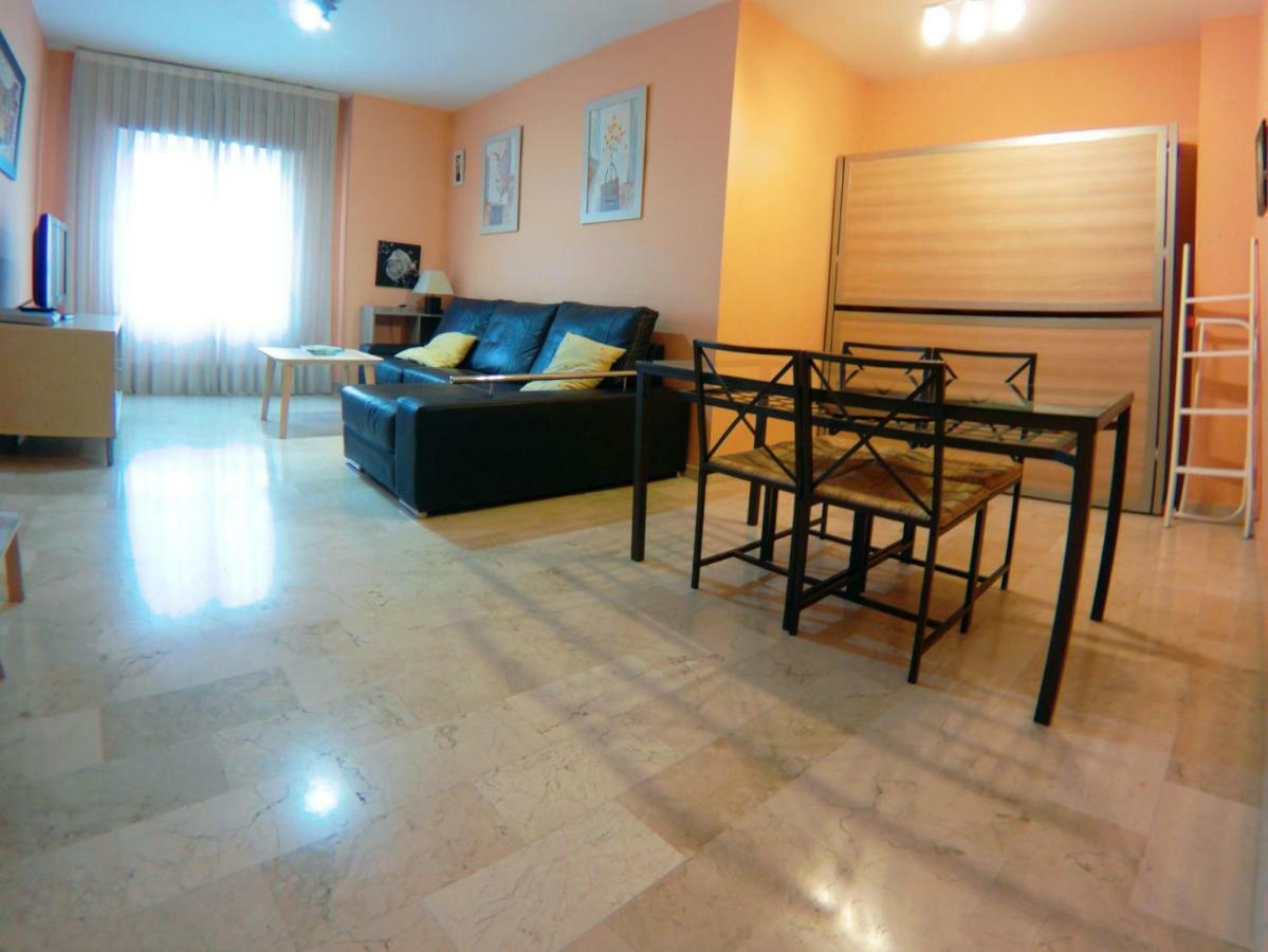 RentalSevilla Moderno y comodo apartamento en Santa Cruz con Parking Exterior foto