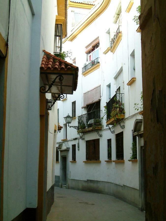 RentalSevilla Moderno y comodo apartamento en Santa Cruz con Parking Exterior foto