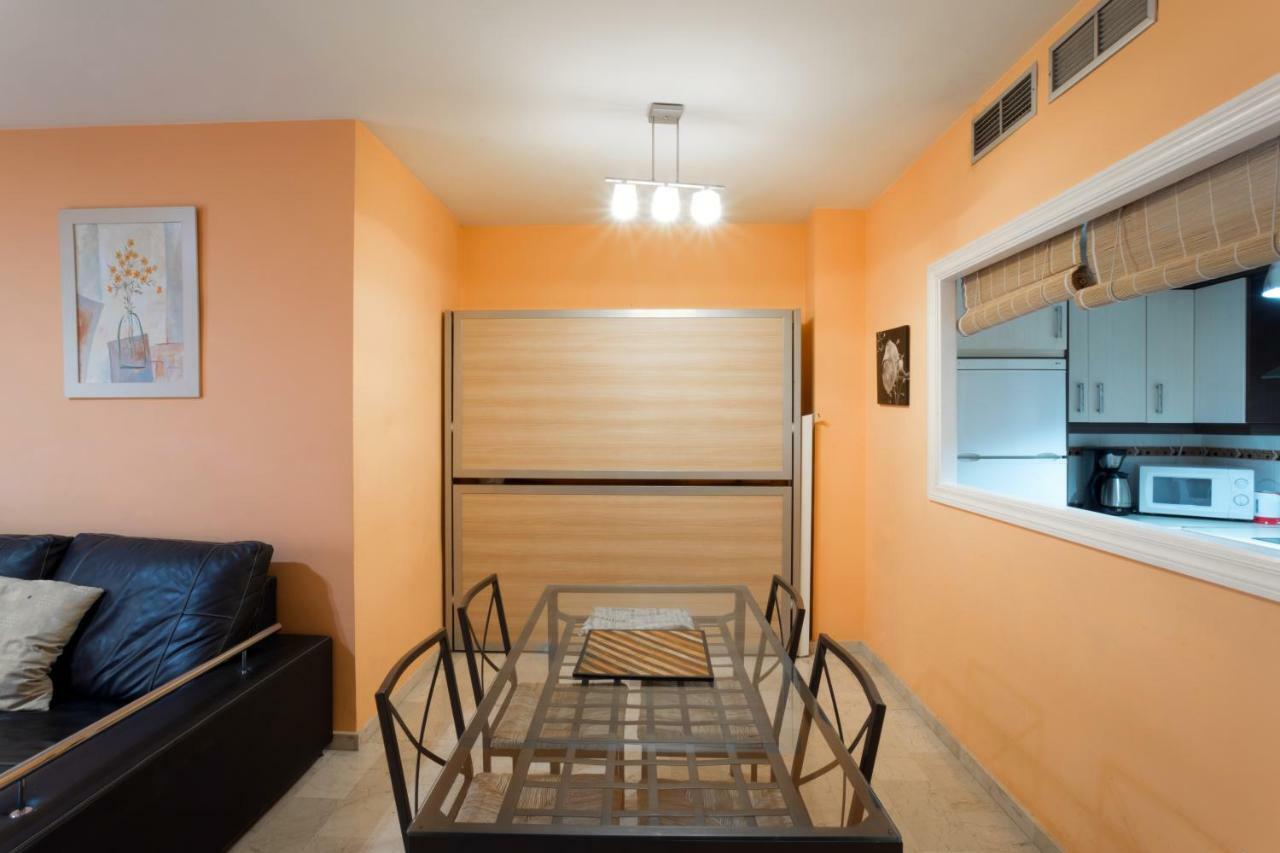 RentalSevilla Moderno y comodo apartamento en Santa Cruz con Parking Exterior foto
