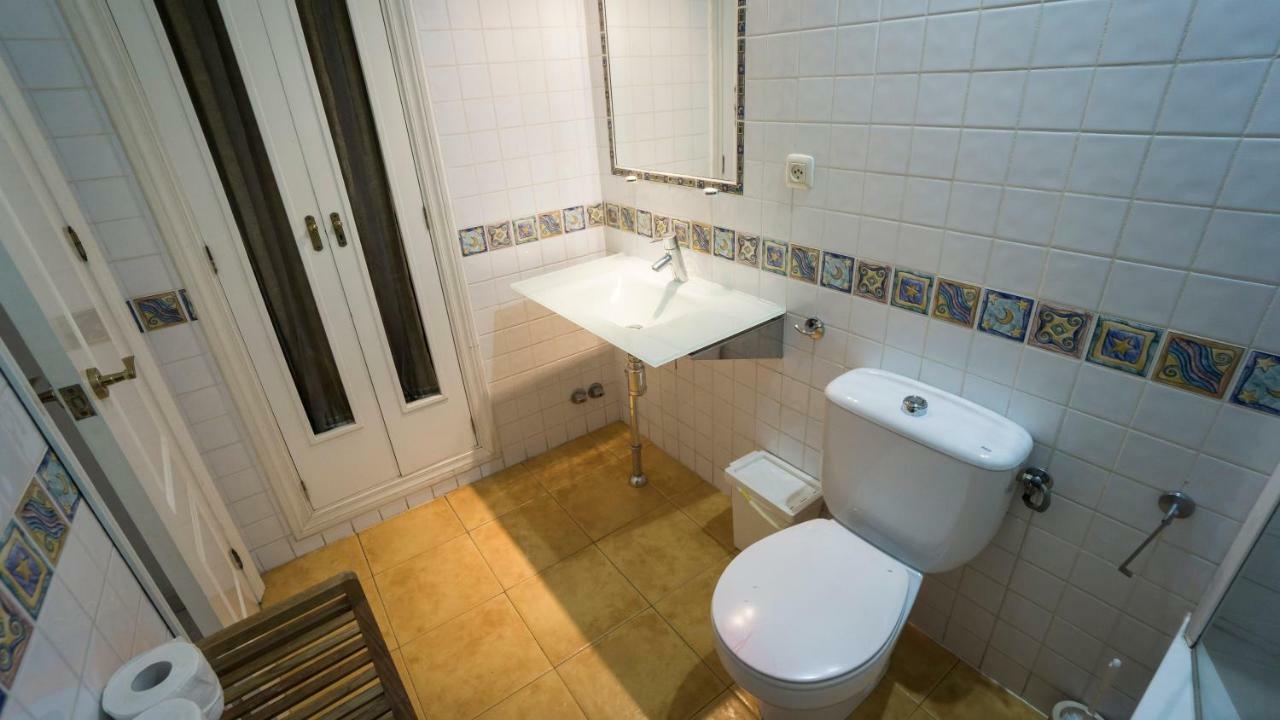RentalSevilla Moderno y comodo apartamento en Santa Cruz con Parking Exterior foto